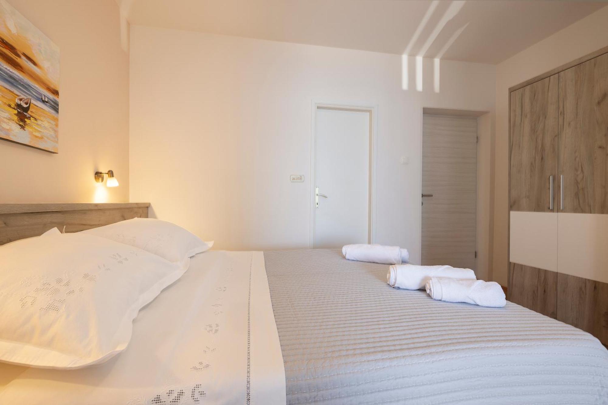 Apartmans Lale Brela Eksteriør billede