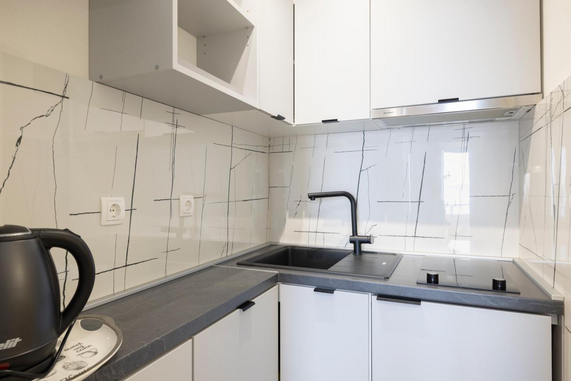 Apartmans Lale Brela Eksteriør billede